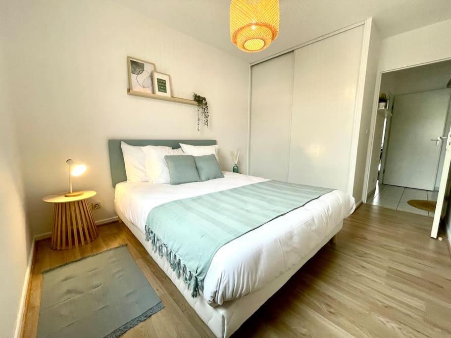 Le Central - Confort Et Calme Au Centre-Ville - Lits Queen Size Bellegarde-sur-Valserine Luaran gambar