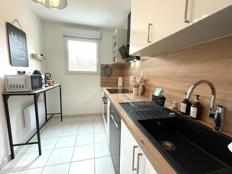 Le Central - Confort Et Calme Au Centre-Ville - Lits Queen Size Bellegarde-sur-Valserine Luaran gambar